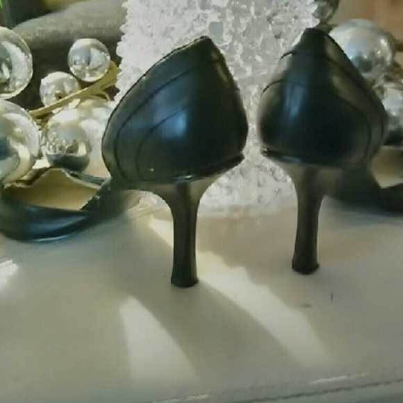 Pumps - Picture 4 of 4