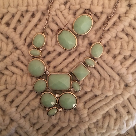 Seafoam necklace and earrings set.