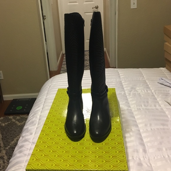 Gianni Bini Narrow Calf Boots 