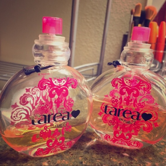 TWO PERFUMES for the price of ONE ☝🏽 - Picture 3 of 4