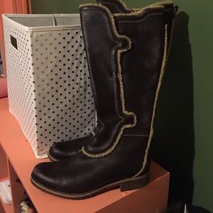 Timberland wool trimmed boots!