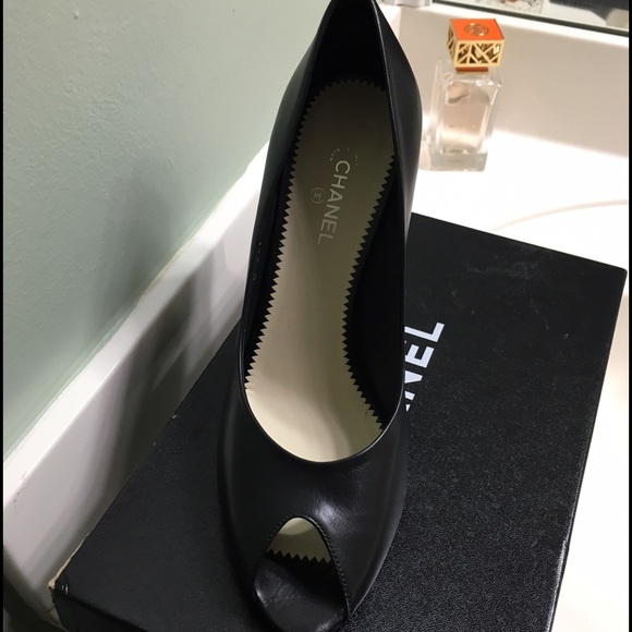 My Chanel shoes new - Picture 3 of 4