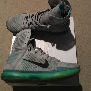 Size 12(U.S.) Nike Kobe x elite. Great condition