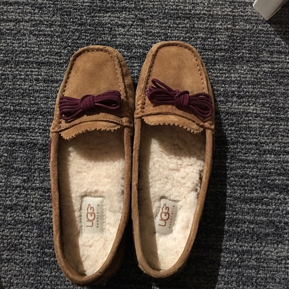 UGG Loafer