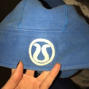 Awesome fit! Super warm and thick, tight fit