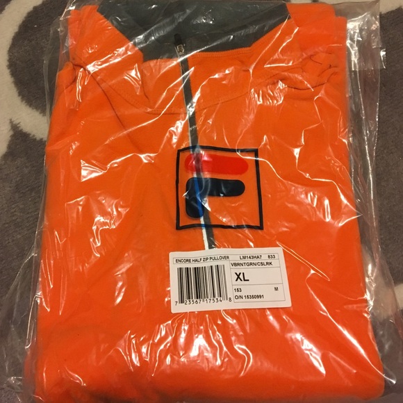 FILA half zip pull over - Picture 1 of 3