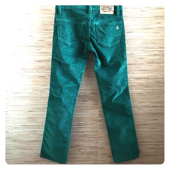 Volcom cords kids 25 NWT tight fit green