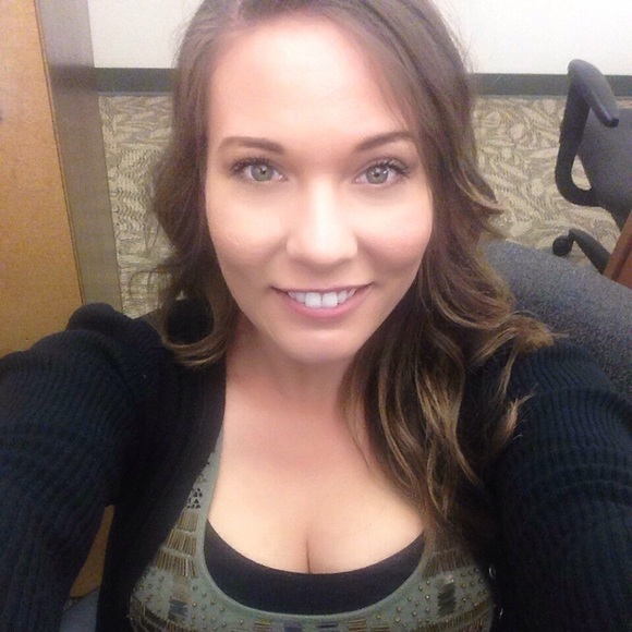 Meet your Posher, Stefanie