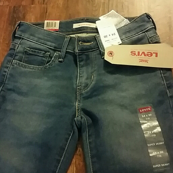 Levi's 710 super skinny 24 X 30 in Star Shines NWT - Picture 3 of 4