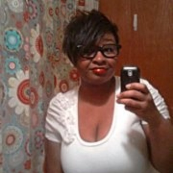 Meet your Posher, Haley - Picture 1 of 1