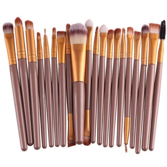 🚨5 LEFT🚨 20 Piece Brush Set!