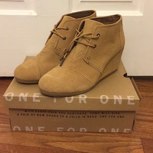 NWT Toms Desert Wedge