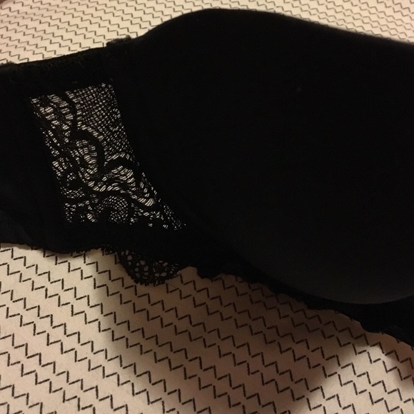 Black strapless bra - Picture 2 of 3