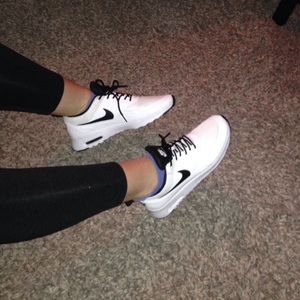 Nike Air Max Thea 👟🎀