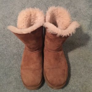 WOMEN'S UGG BOOTS