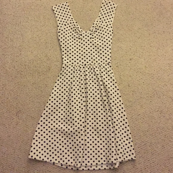 Black and white polka dots