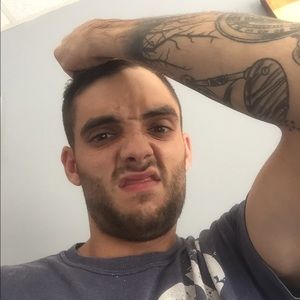 Meet your Posher, Dustin