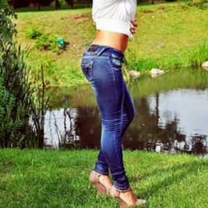 Meet your Posher, Cynthia