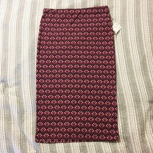 patterned pencil skirt
