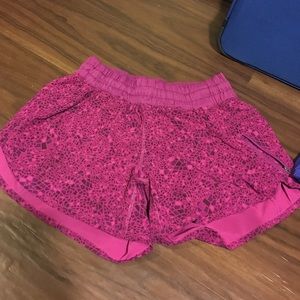 lululemon tracker shorts. size 6.