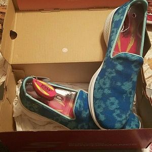 Skechers go walk 4 flourish