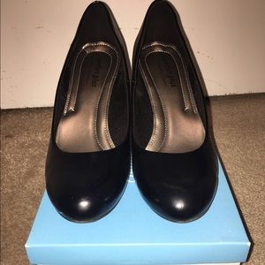 Black Pumps (Payless Comfort Plus)