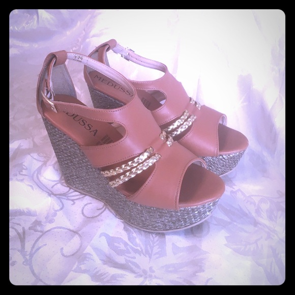 👏👏Sale Sale👏👏 Light Brown And Gold Wedges