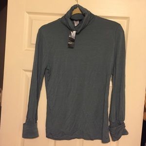 Mock Turtleneck in light evergreen size M