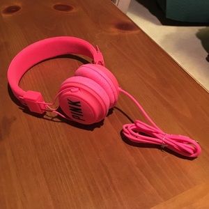 VS Pink headphone- never used