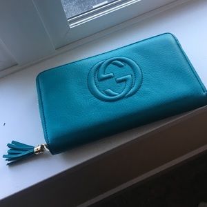 Soho Zip Gucci Teal/turquoise wallet Authentic!