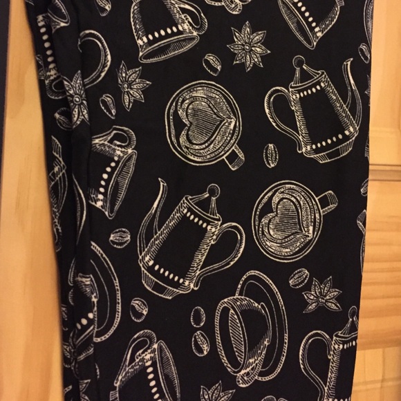 Nwt tc black coffee coffee/ tea cup lularoe 🦄