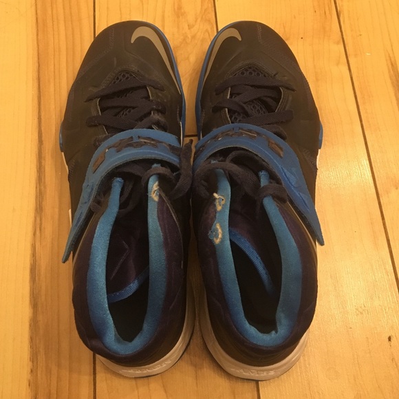 Nike Lebron's - Picture 4 of 4