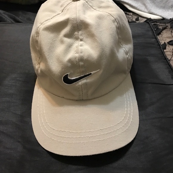 BRAND NEW Khaki Nike hat