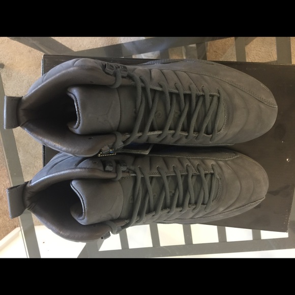 Athletic_Shoes