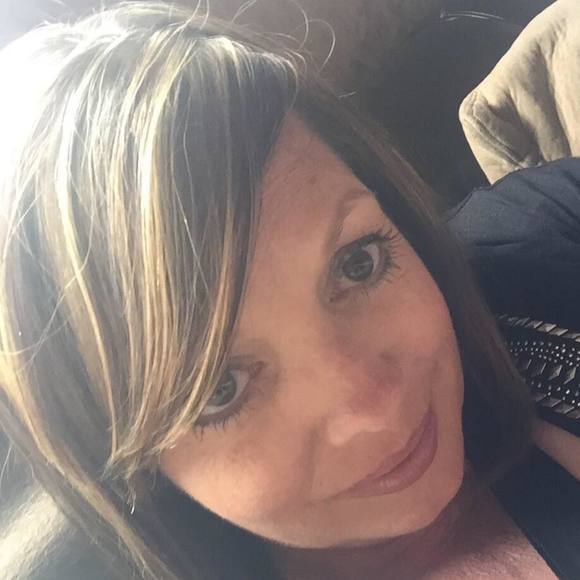 Meet your Posher, Heather - Picture 1 of 1