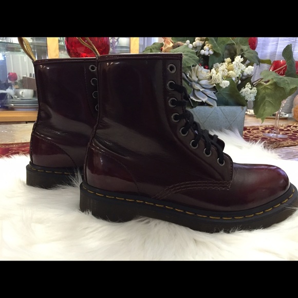 Dr Martens, size 8 burgundy boots!