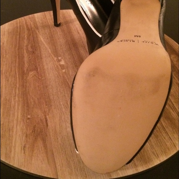 Black peep toe pumps - Picture 3 of 3