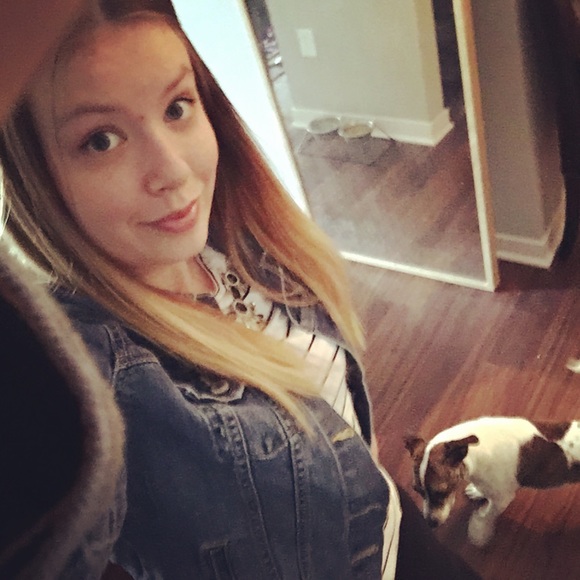 Meet your Posher, Carrie - Picture 2 of 2