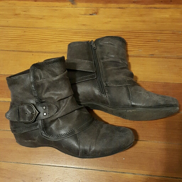 Bare traps grey zip up ankle booties 6.5