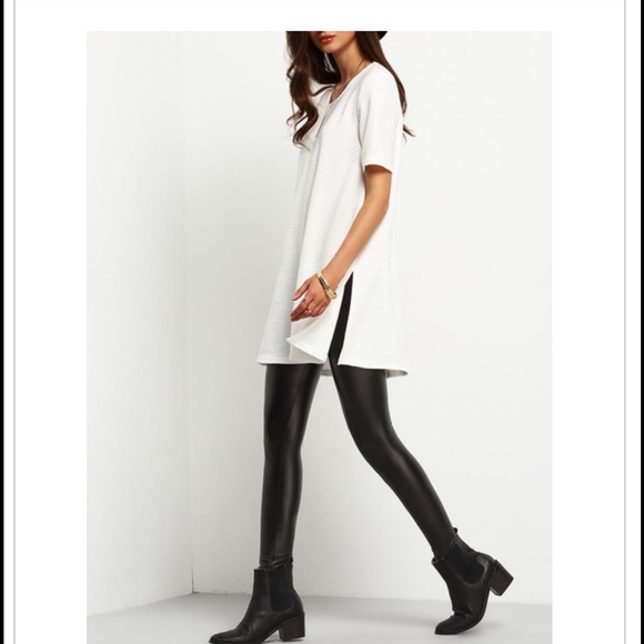 ❗️Last One❗️Women's Beautiful White Ribbed T-Shirt - Picture 2 of 4