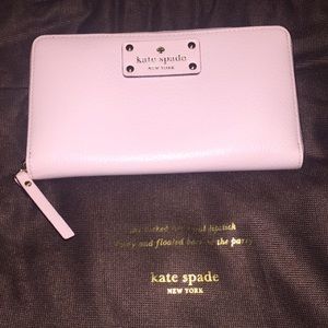 NWT!!🎉💗💁🏼Kate Spade Large Wallet!!🎉