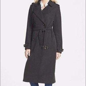 BRAND NEW (never worn) Vera Wang trench coat