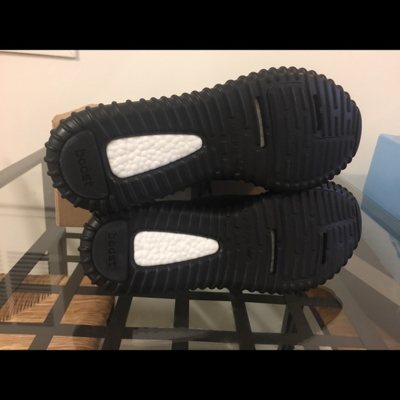 Yeezy boost 350 pirate black