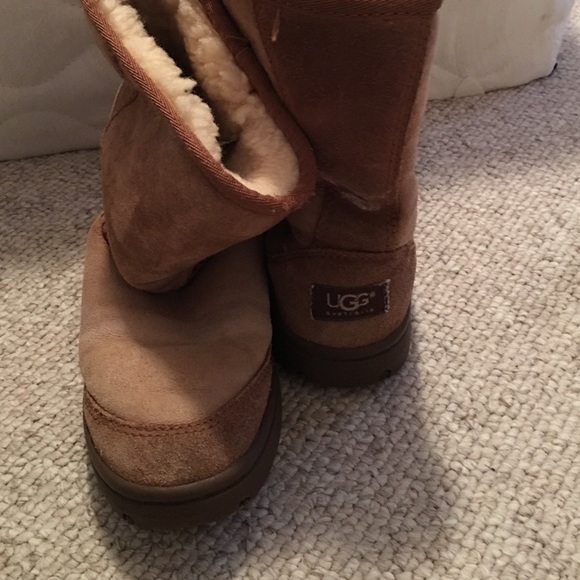 Tan Uggs