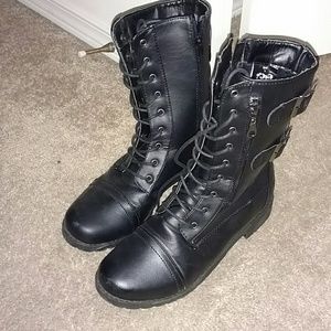 Cant fit , hardly worn
