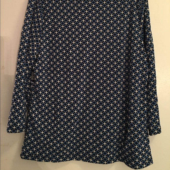 Charter Club V neck top - Picture 3 of 3