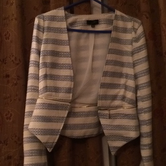 Beautiful blazer- bottom unzip and brand new - Picture 2 of 3