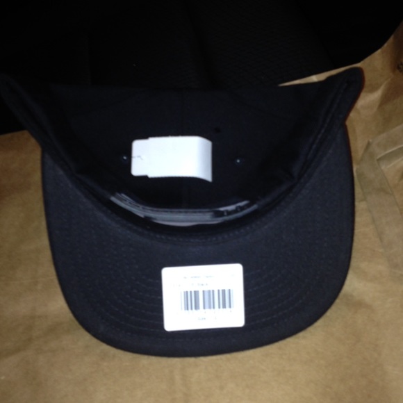 Hat - Picture 4 of 4