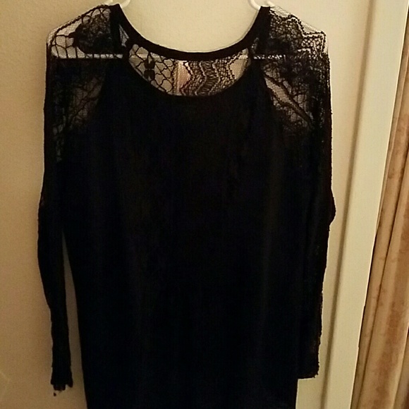 Top - Picture 2 of 3