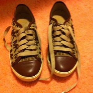 Micheal kors all leather shoes